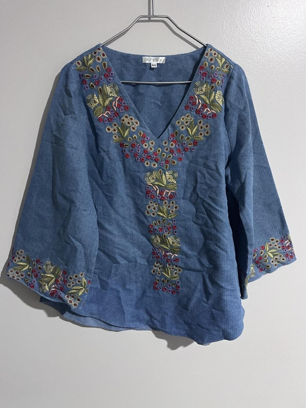 DAVID JEFFERY Blouse Womens S/M Blue Chambray V-Neck Bell Sleeve Embroidered